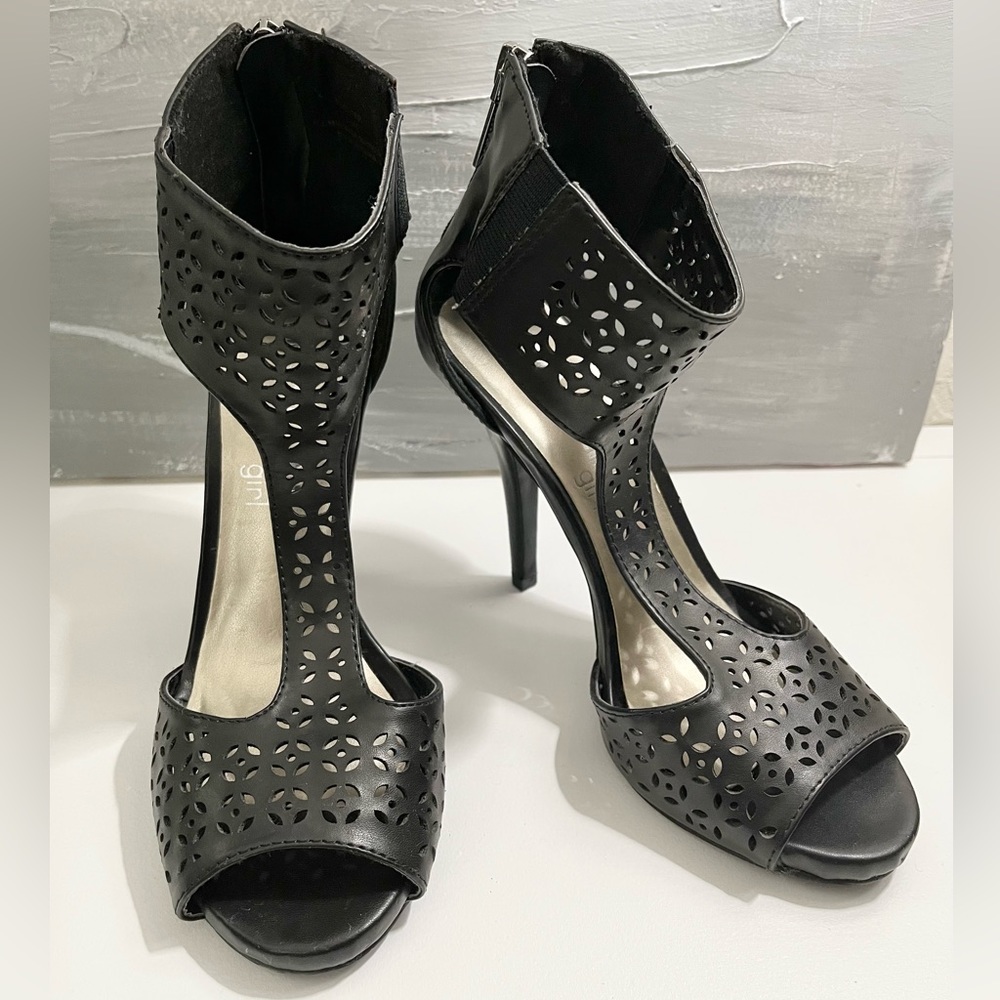 Madeline Girl Black Heels Size 5.5 - Picture 2 of 7